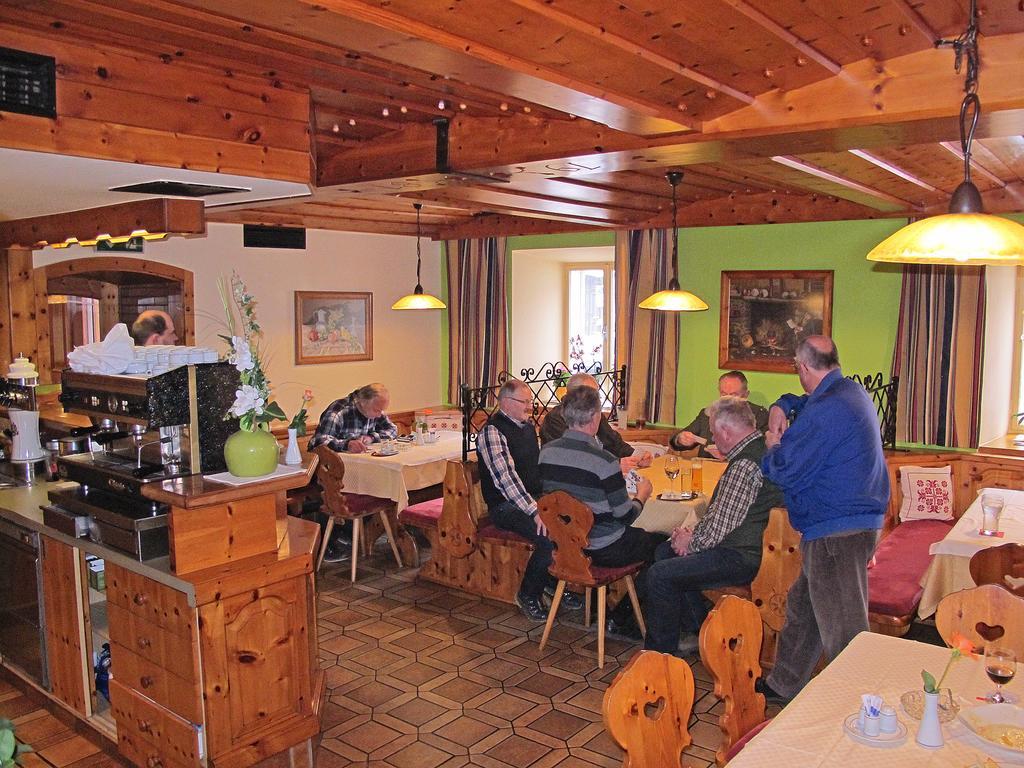 Hotel Restaurant Zum Schwan Schwanberg Room photo